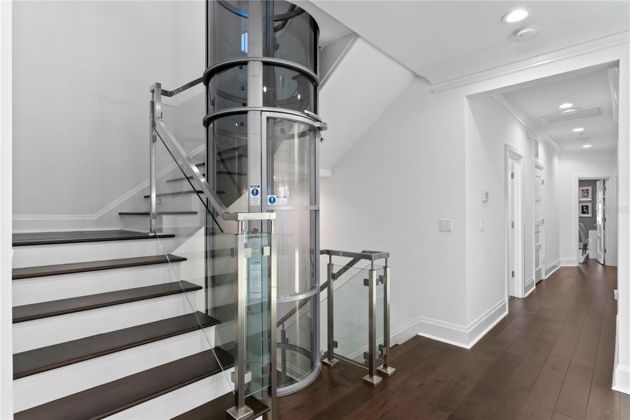 1037 Royal Pass Road, Tampa, FL 33602 Photo