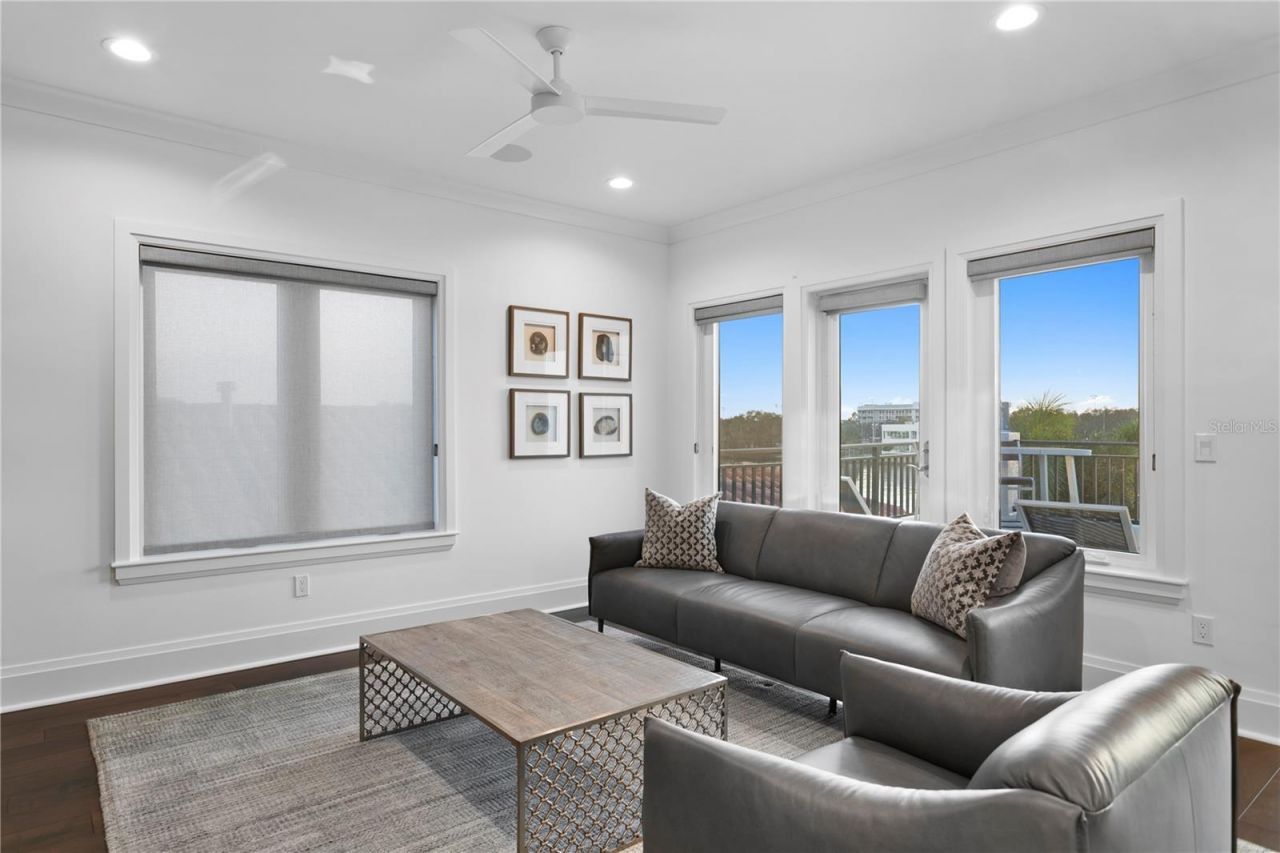 1037 Royal Pass Road, Tampa, FL 33602 Photo