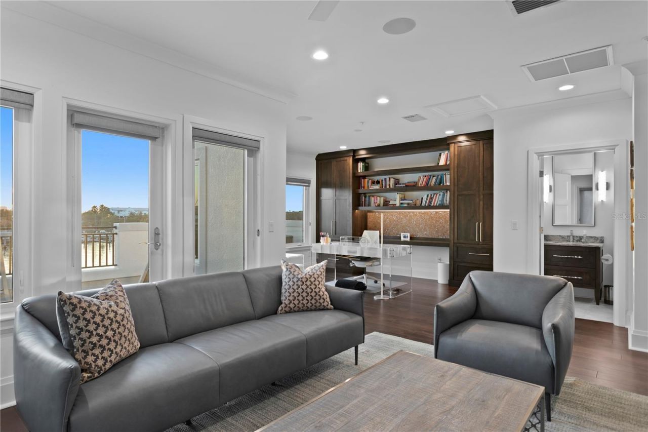 1037 Royal Pass Road, Tampa, FL 33602 Photo