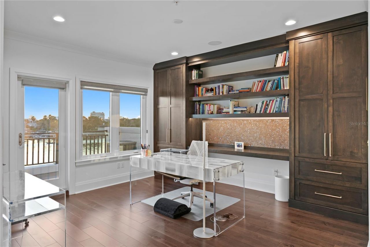 1037 Royal Pass Road, Tampa, FL 33602 Photo