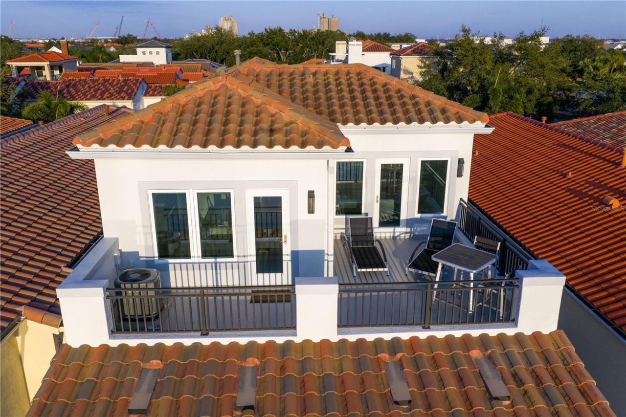 1037 Royal Pass Road, Tampa, FL 33602 Photo