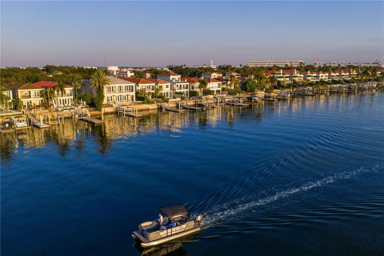 1037 Royal Pass Road, Tampa, FL 33602 Photo