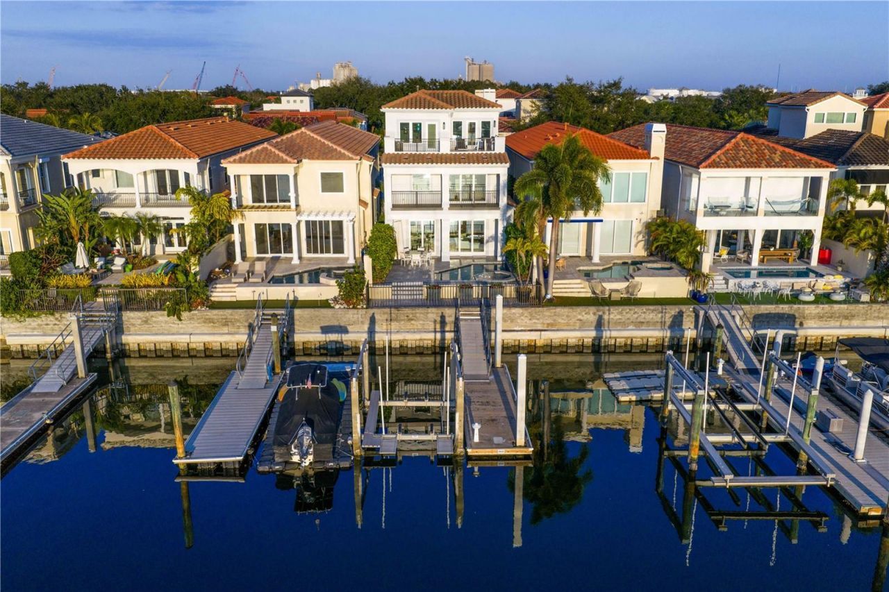 1037 Royal Pass Road, Tampa, FL 33602 Photo