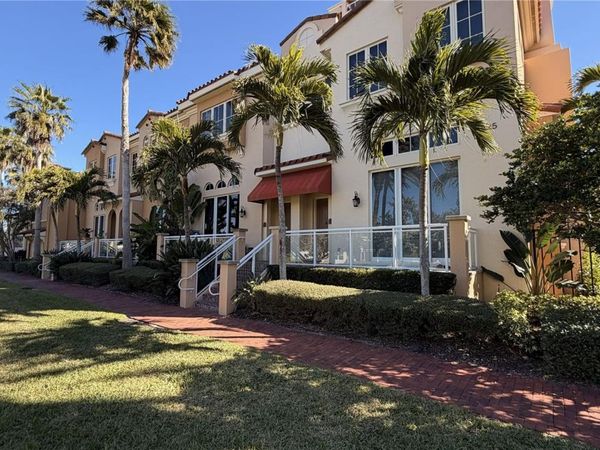 525 MANDALAY AVENUE, Unit 11, CLEARWATER BEACH, FL 33767