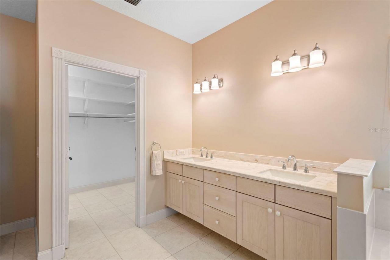 42554 Maggie Jones Road, Paisley, FL 32767 Photo