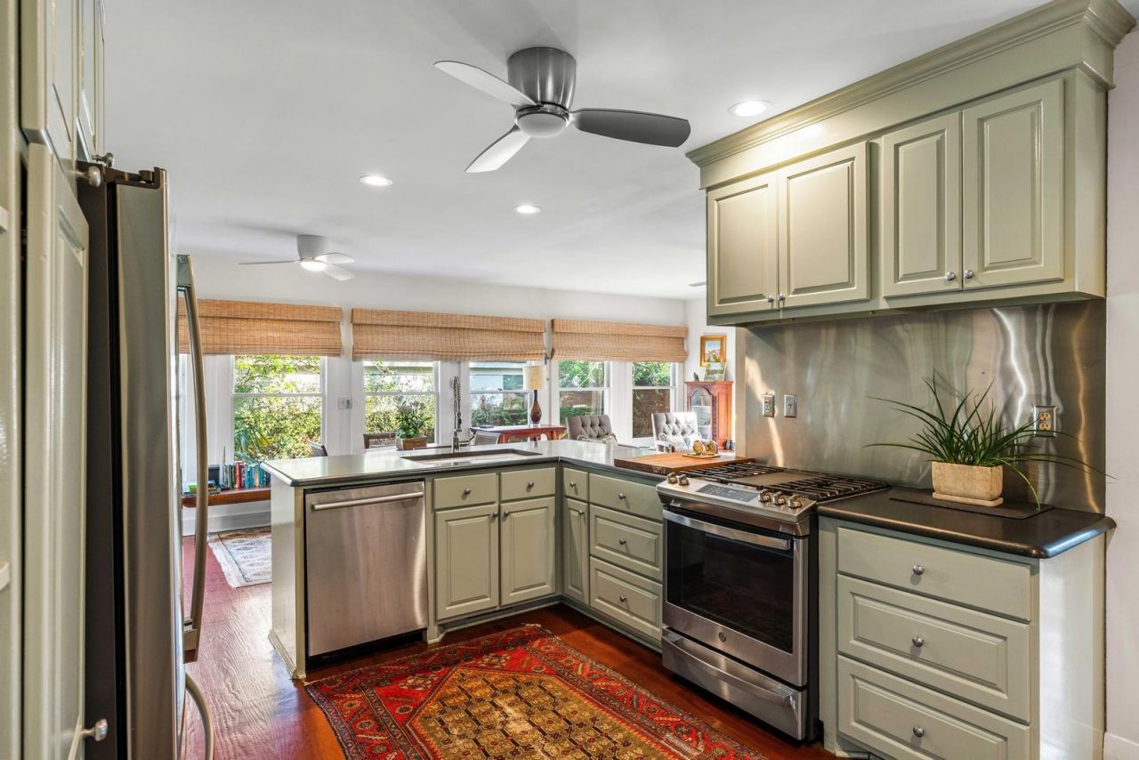 2 Lenwood Boulevard Photo 10