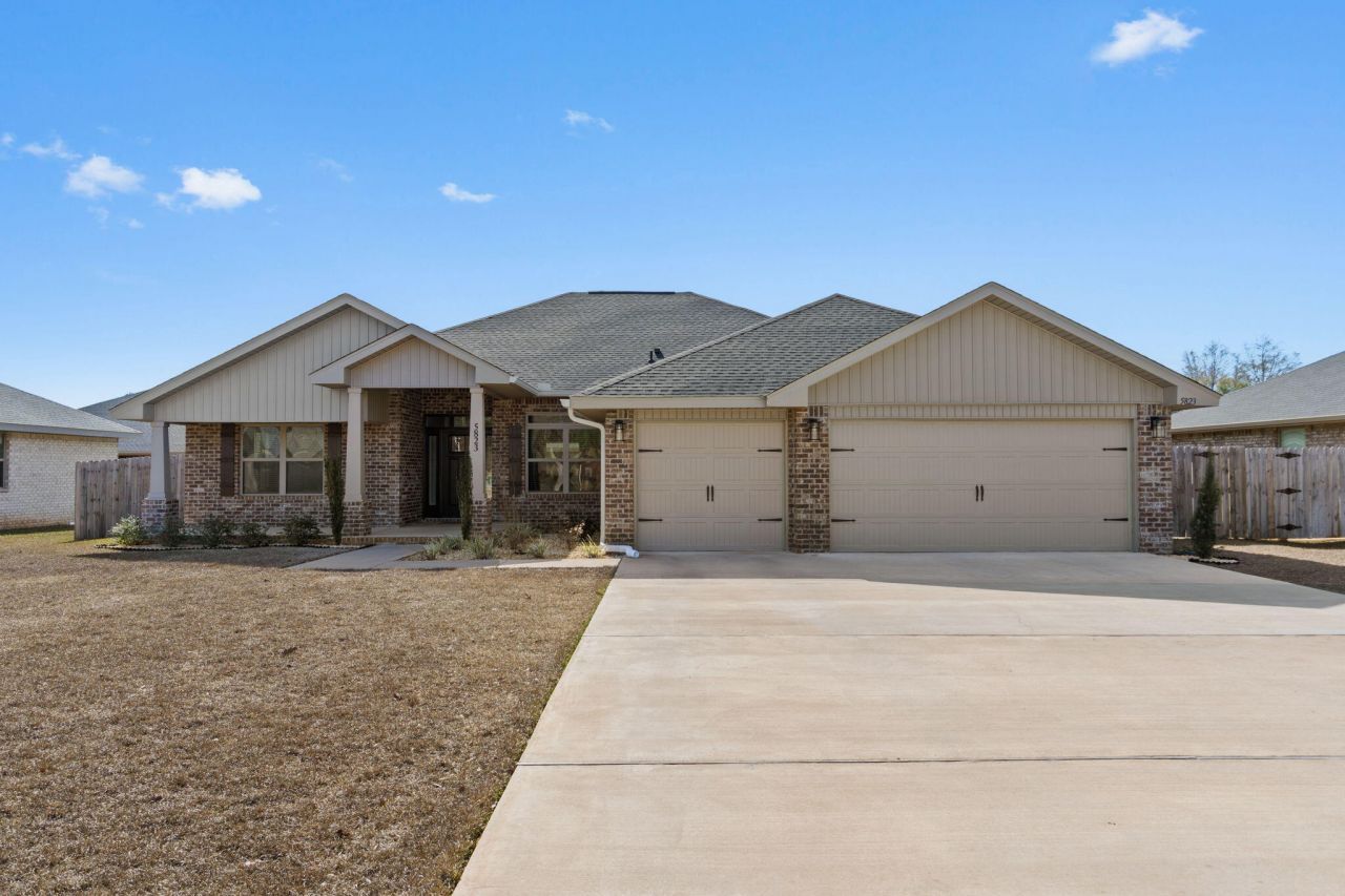 5823 Crestlake Drive, Crestview, FL 32536 Main Photo