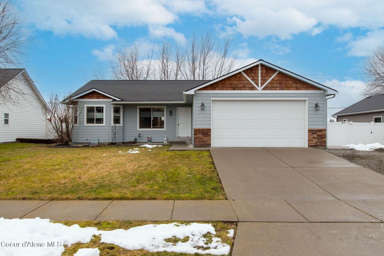 14743 N Nixon Loop, Rathdrum, ID 83858 Main Photo