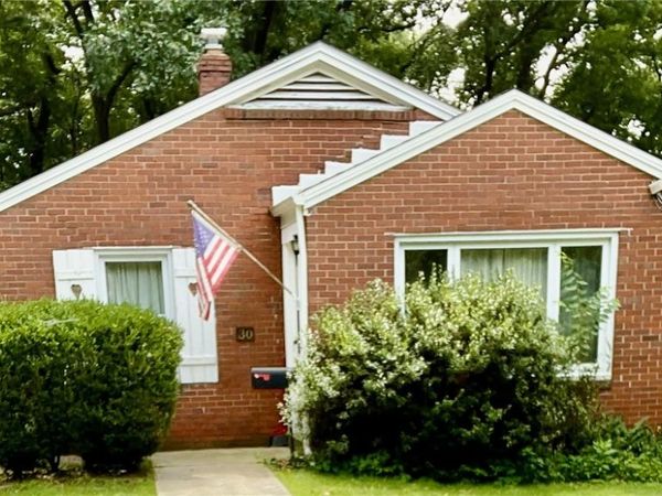 30 Crystal Pl, Oakmont, PA 15139