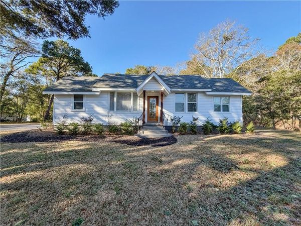 450 Magnolia Road, Mobile, AL 36606