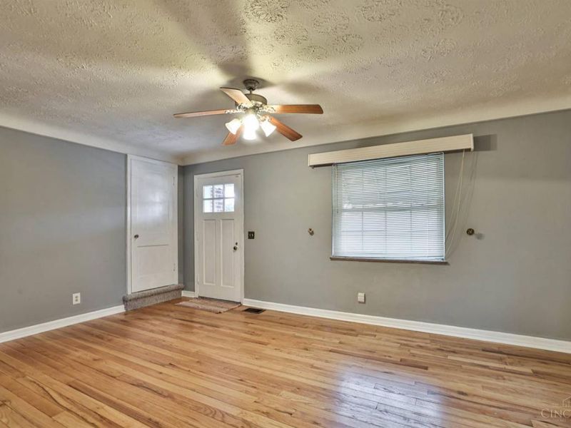 4425 Clifford Road, Deer Park, OH 45236 Photo 6