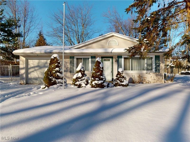 7561 Lake Road, Madison, OH 44057 Photo 1