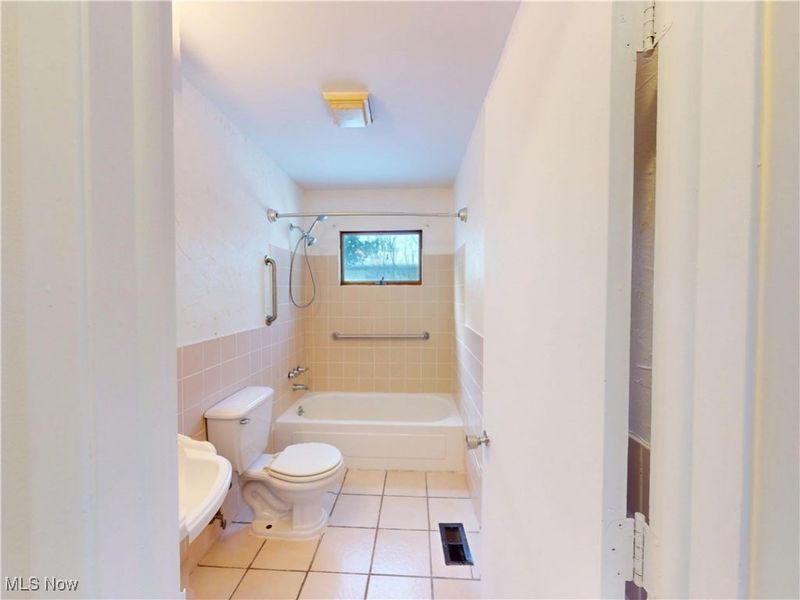 7561 Lake Road, Madison, OH 44057 Photo 21