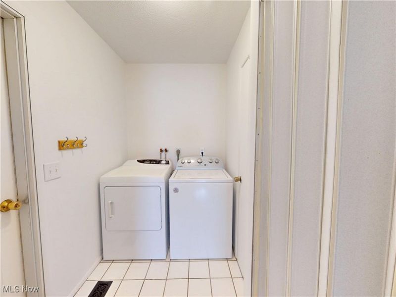 7561 Lake Road, Madison, OH 44057 Photo 26