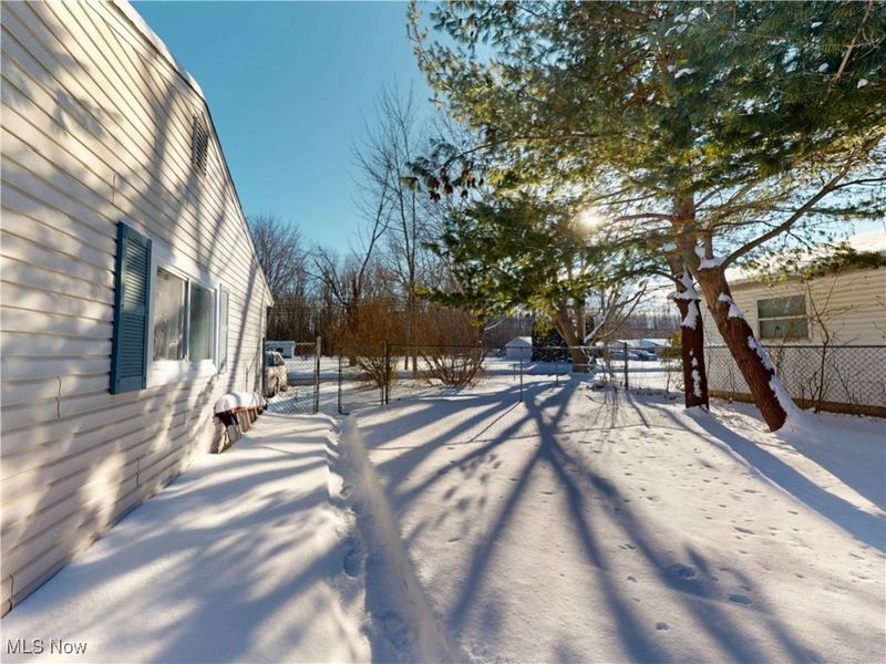 7561 Lake Road, Madison, OH 44057 Photo 31