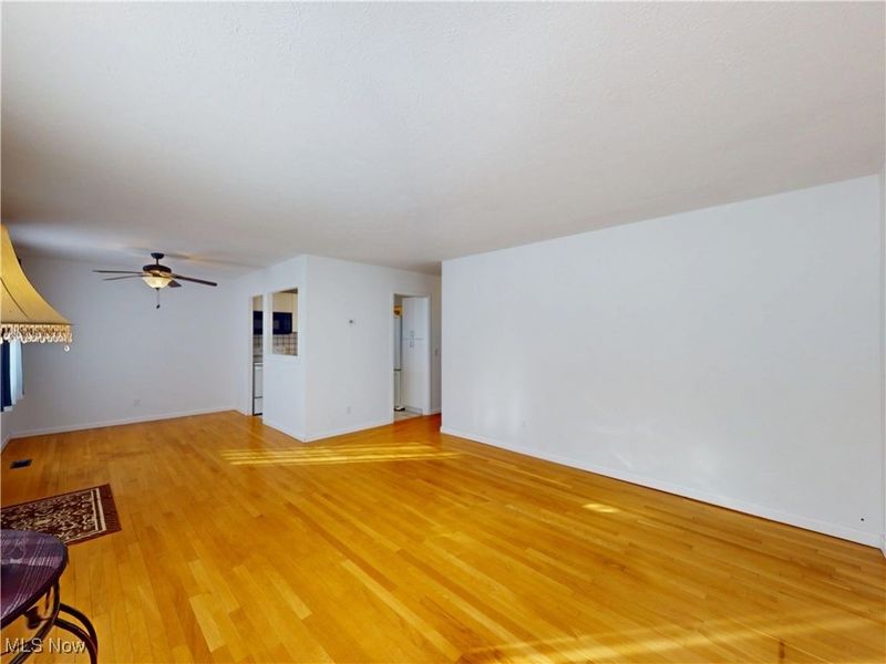 7561 Lake Road, Madison, OH 44057 Photo 8