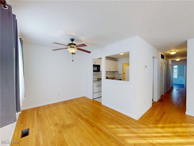 7561 Lake Road, Madison, OH 44057 Photo 9