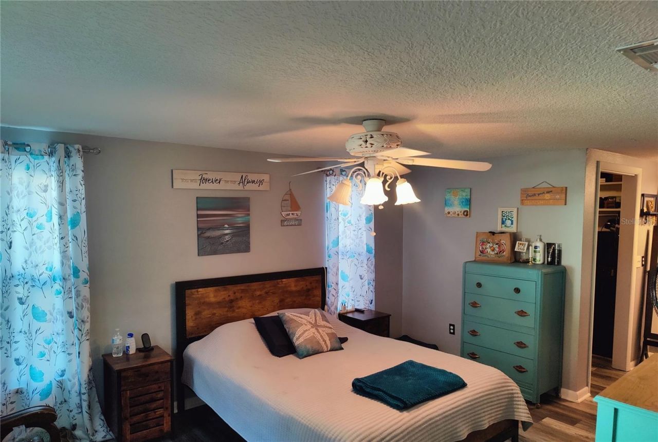 12131 Lacey Drive, New Port Richey, FL 34654 Photo