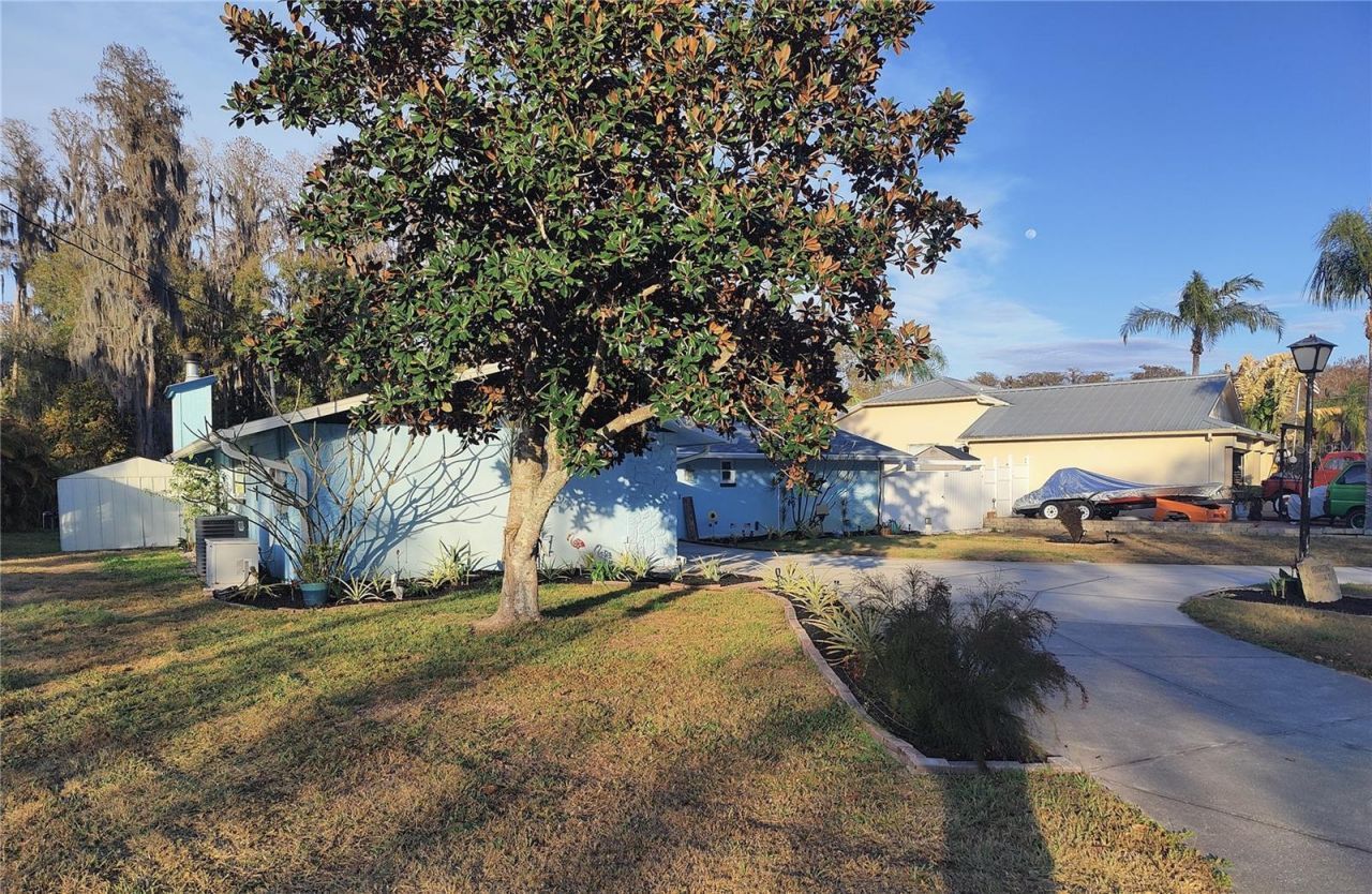 12131 Lacey Drive, New Port Richey, FL 34654 Photo