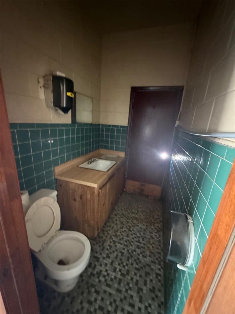 3960 Silver Star Road, Orlando, FL 32808 Photo