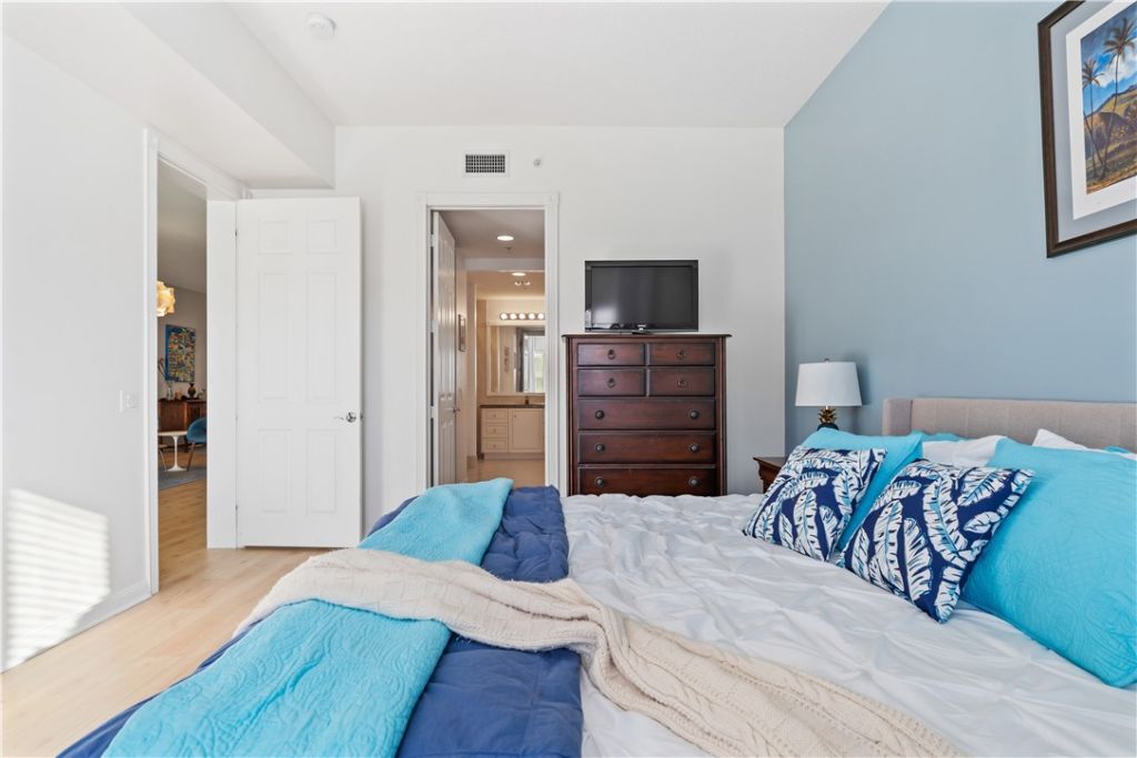 6 Harbour Isle Drive E, Unit 103, Fort Pierce, FL 34949 Photo