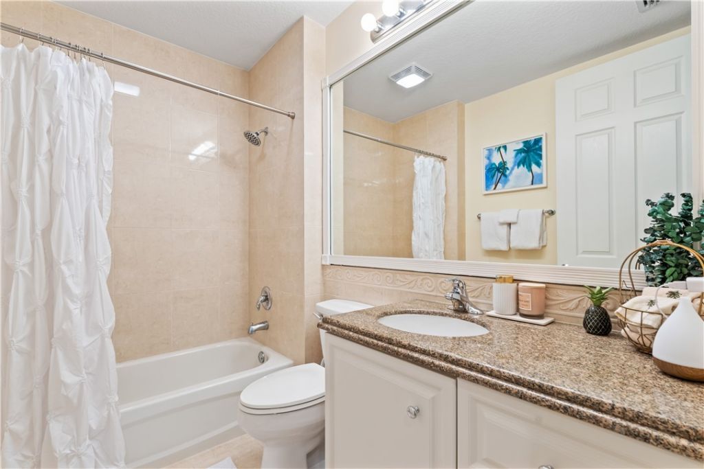 6 Harbour Isle Drive E, Unit 103, Fort Pierce, FL 34949 Photo