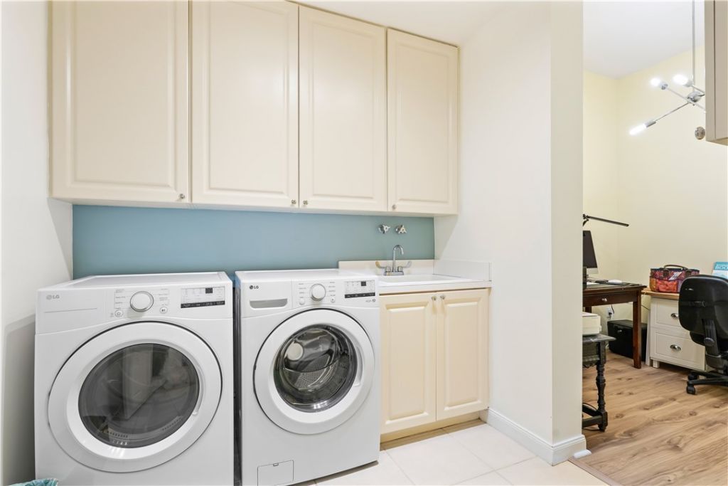 6 Harbour Isle Drive E, Unit 103, Fort Pierce, FL 34949 Photo