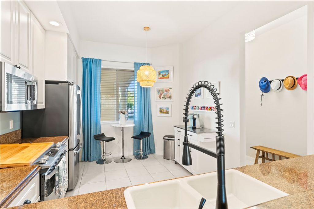 6 Harbour Isle Drive E, Unit 103, Fort Pierce, FL 34949 Photo