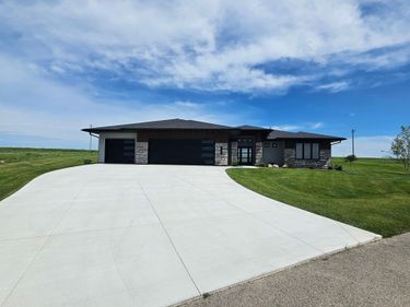 6653 Morgan Drive NW, Byron, MN 55920
