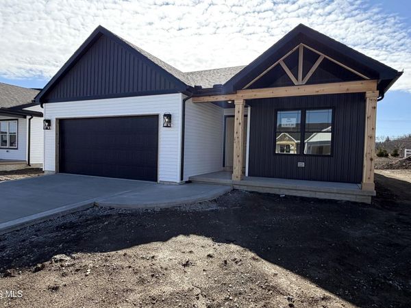 5032 Easton Drive, Oregon, OH 43616