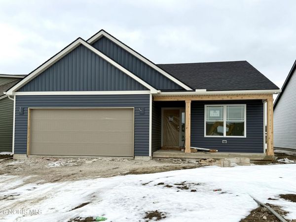 5040 Easton Drive, Oregon, OH 43616