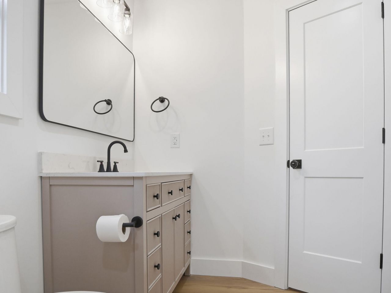 1740 Walpole Way Photo 17