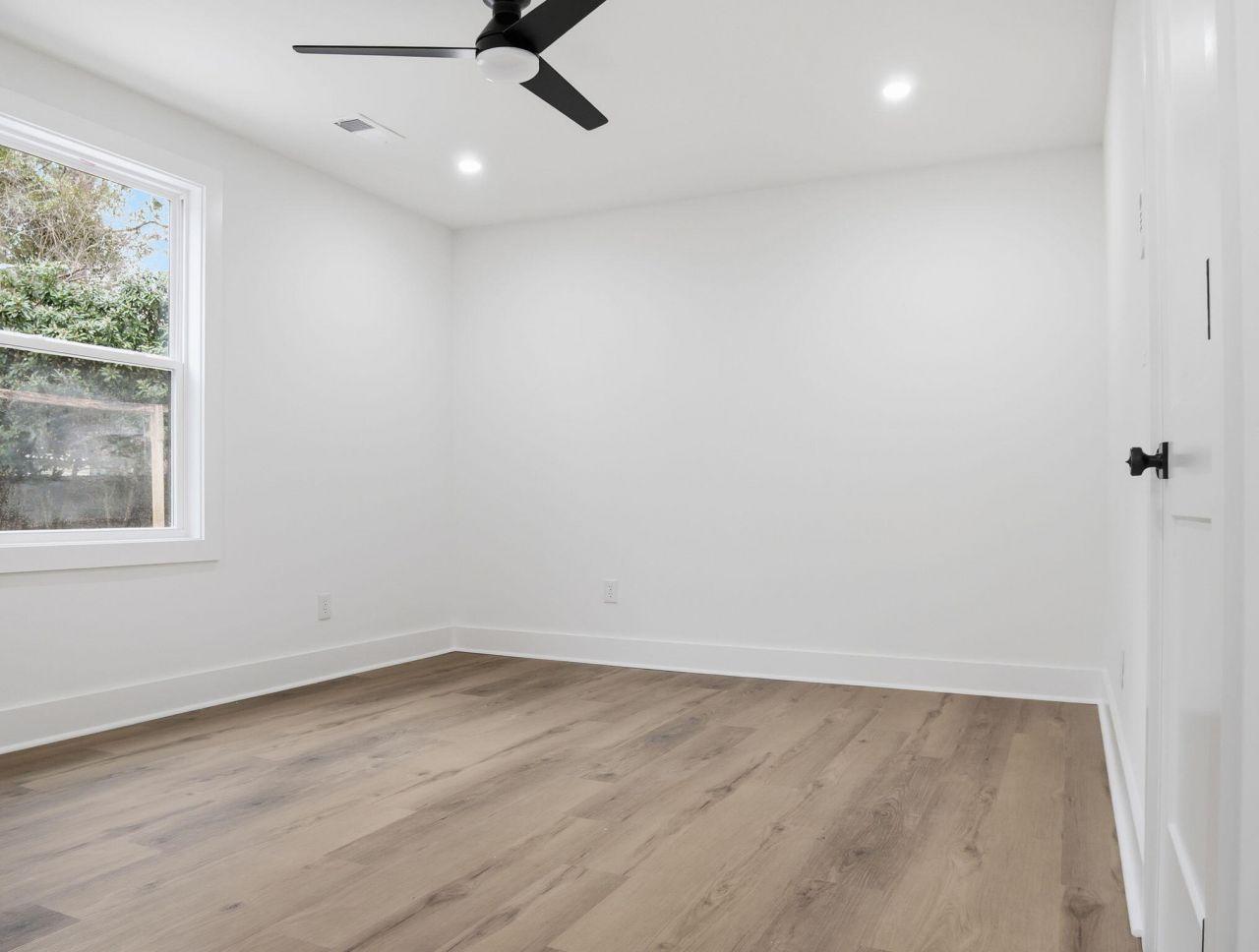 1740 Walpole Way Photo 19