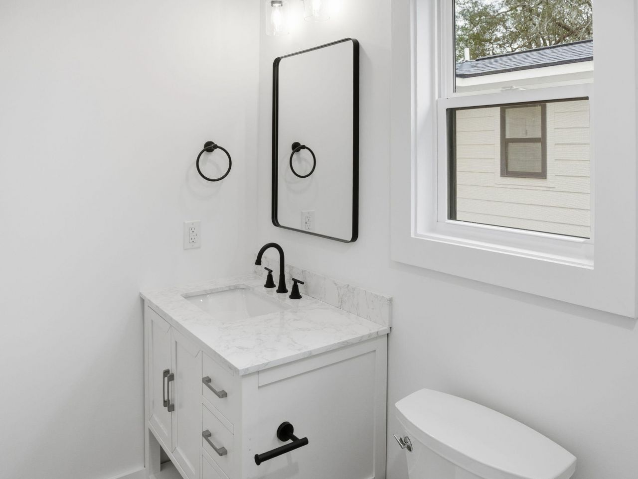 1740 Walpole Way Photo 26