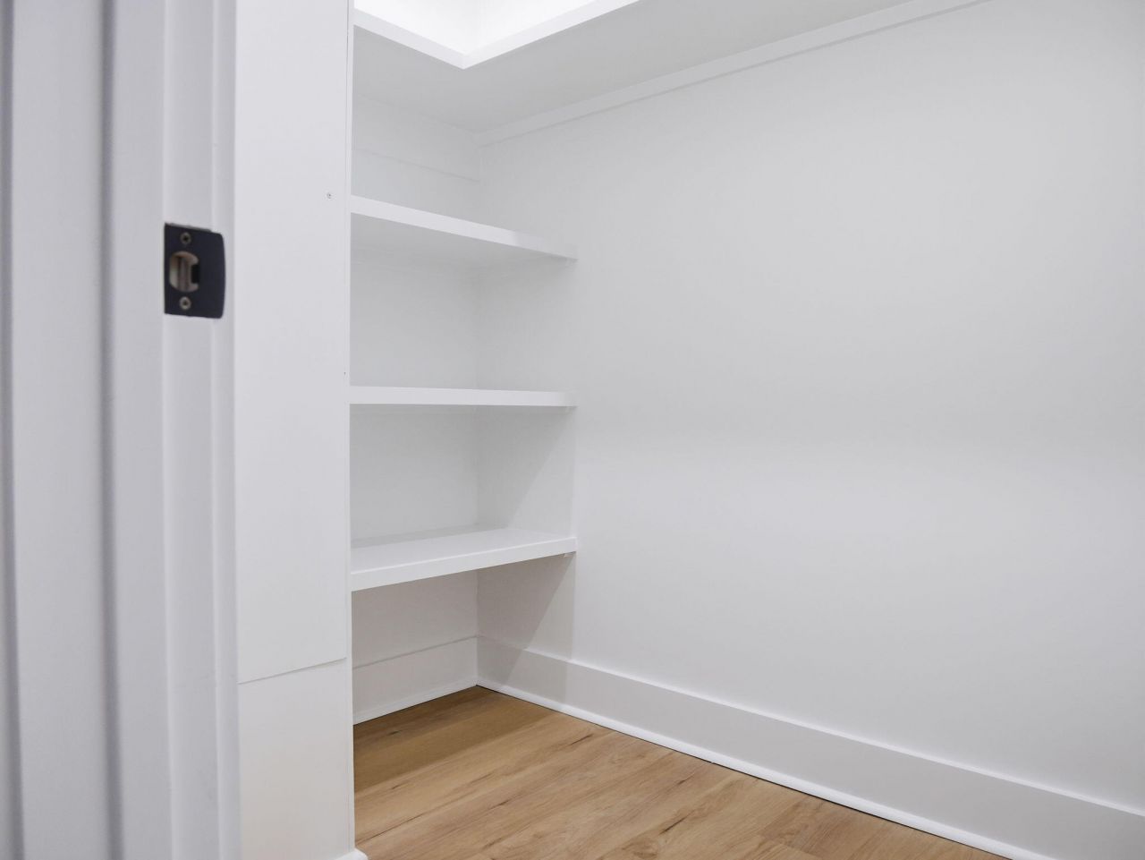 1740 Walpole Way Photo 29