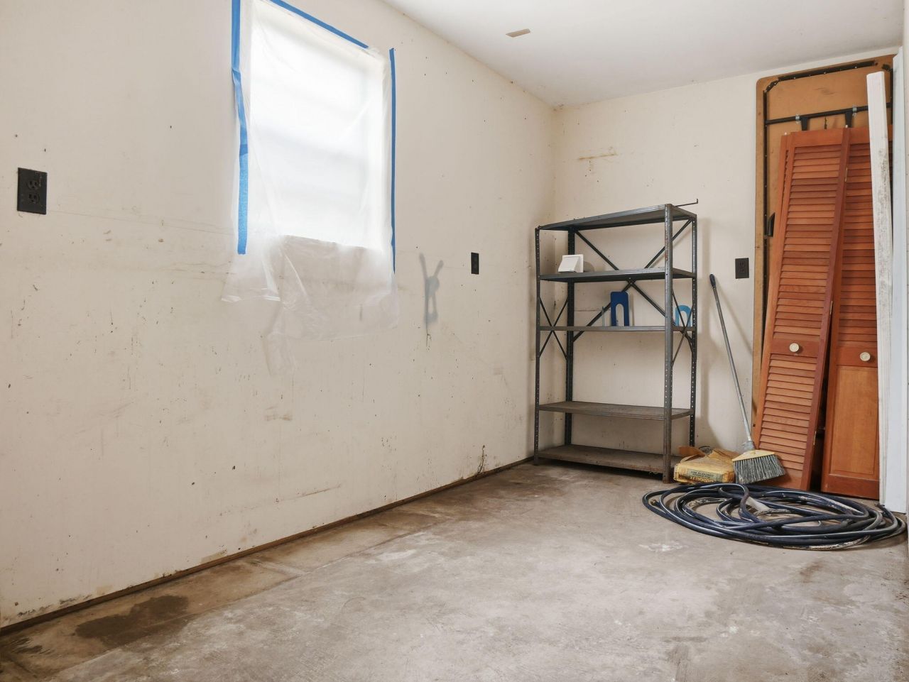 1740 Walpole Way Photo 34