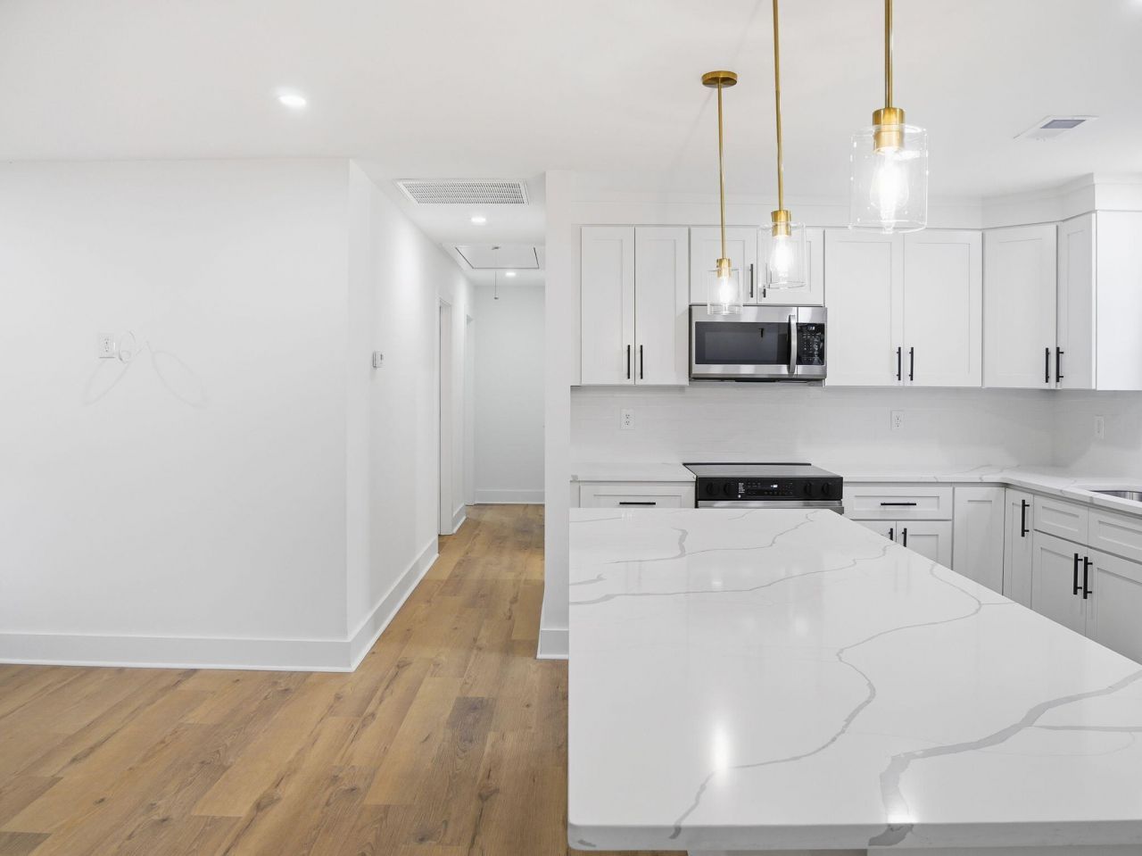 1740 Walpole Way Photo 6