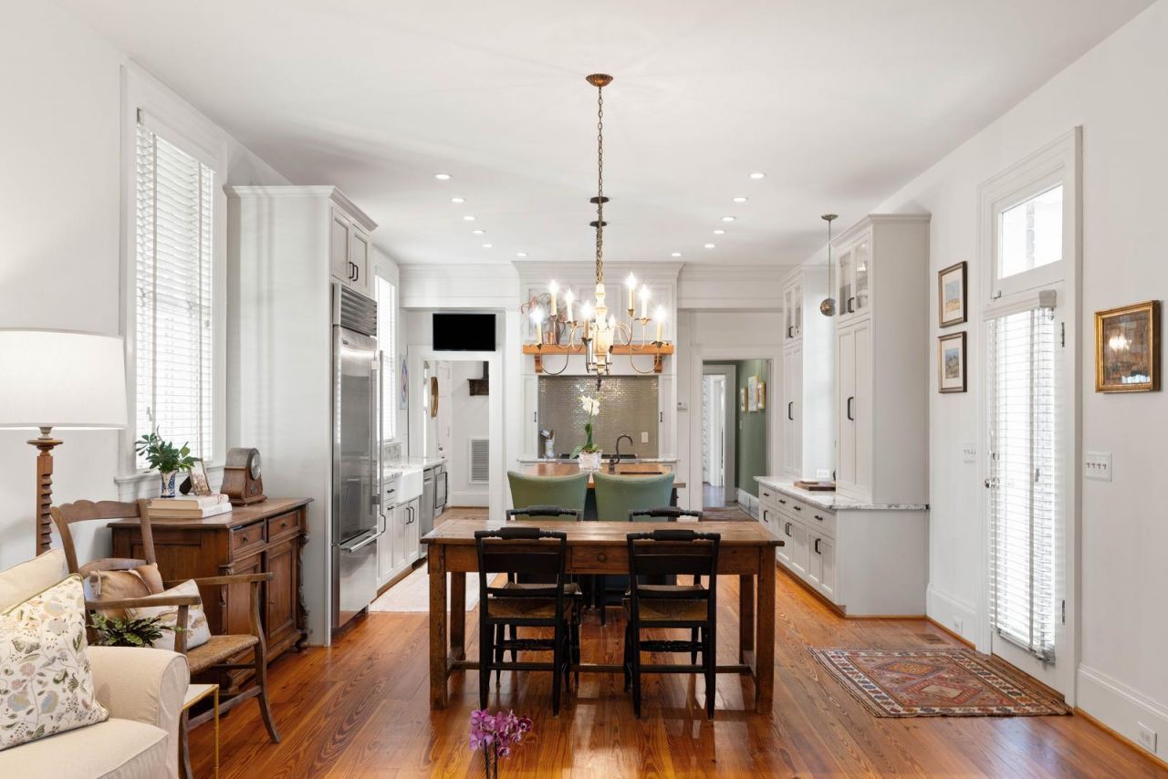 106 S Battery Street Photo 23