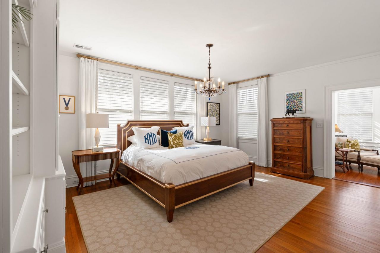 106 S Battery Street Photo 27