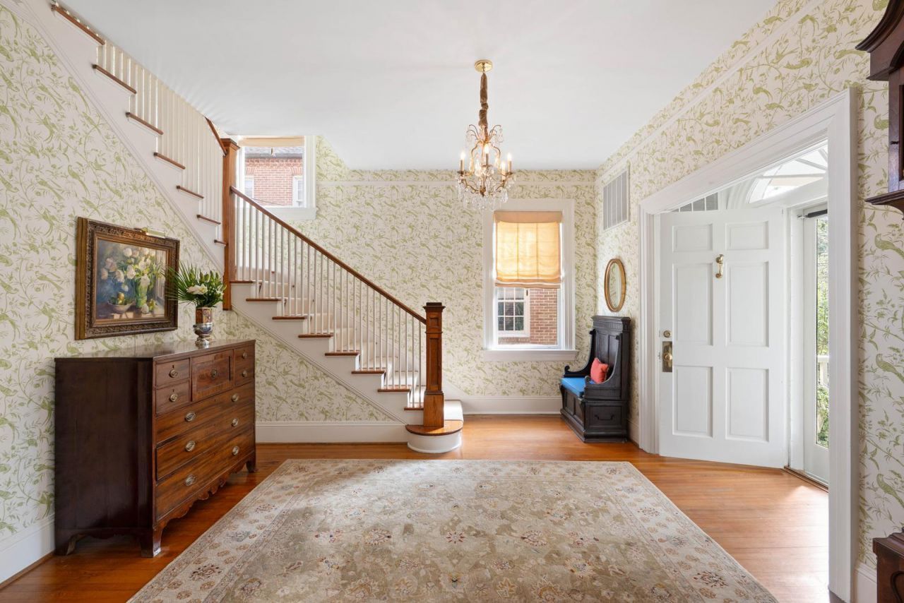 106 S Battery Street Photo 7