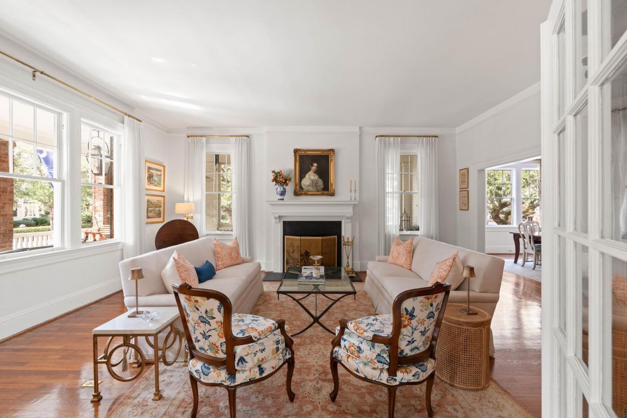 106 S Battery Street Photo 9