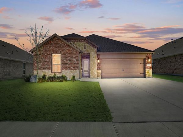 10908 Summer Rain Boulevard, Aubrey, TX 76227