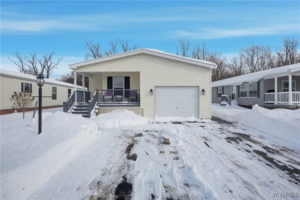 5455 Southwestern Boulevard, Unit 21, Hamburg, NY 14075 Main Photo