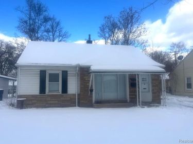 10310 Albany Street, Oak Park, MI 48237