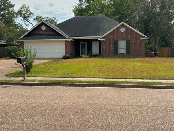 228 Farmers Row , Madison, MS 39110