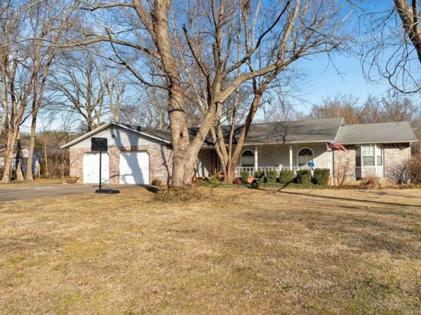 107 Ozark Street, Prairie Grove, AR 72753