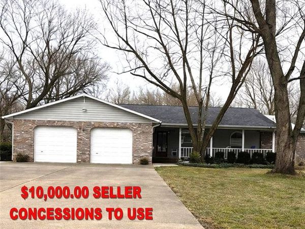 107 Ozark Street, Prairie Grove, AR 72753