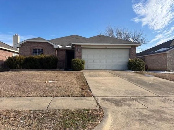 1008 Rock Springs Drive , Burleson, TX 76028