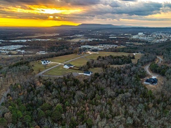450 Apple Lane, Russellville, AR 72802