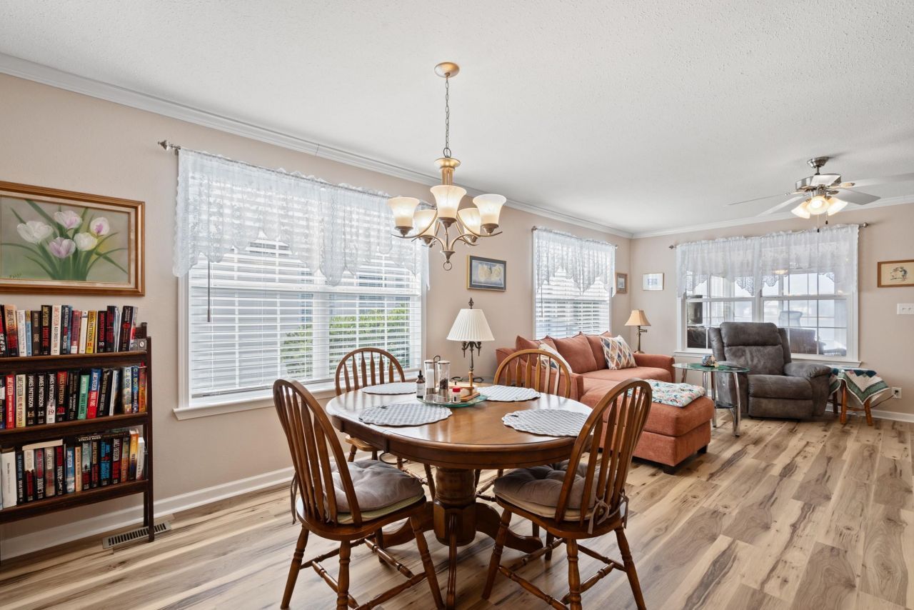 246 Lakeside Crossing Dr. Photo 14